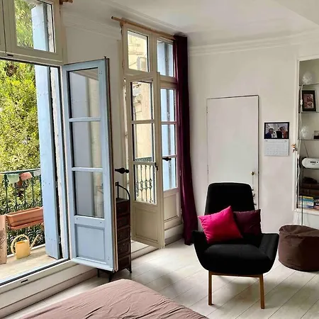 La Petite Maison Aux Volets Bleu -